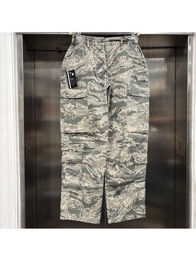 Woman’s digital Camo Multi Pocket Army Pants
